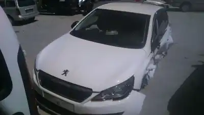 Verschrottungsfahrzeug PEUGEOT 308 Style des Jahres 2001 angetrieben EB
