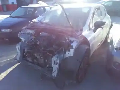 Veículo de Sucata renault clio iv dynamique do ano 2015 alimentado h4ba4