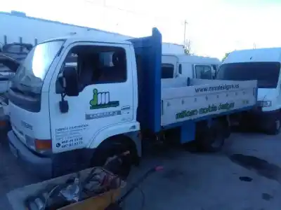 Vehicul casat nissan cabstar e al anului 2001 alimentat bd30d