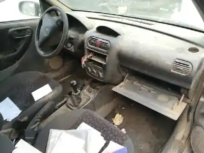 Veículo de Sucata opel corsa c club do ano 2001 alimentado y17dt
