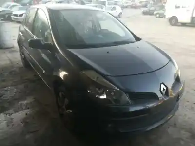 Veicolo di demolizione renault clio iii confort dynamique dell'anno 2005 alimentato k9kn7