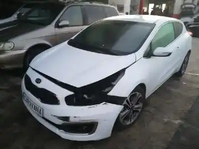 Veículo de Sucata kia ceed drive 136 cv / 100 kw do ano 2016 alimentado d4fb
