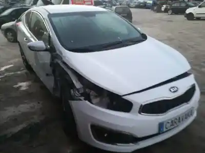 Veículo de Sucata kia ceed drive 136 cv / 100 kw do ano 2016 alimentado d4fb