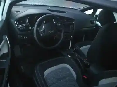 Veicolo di demolizione KIA CEED Drive 136 CV / 100 KW dell'anno 2016 alimentato D4FB