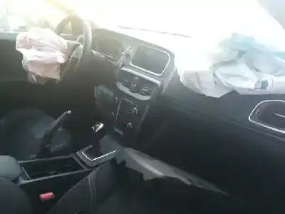 Véhicule à la ferraille volvo v40 básico de l'année 2016 alimenté d4204t8