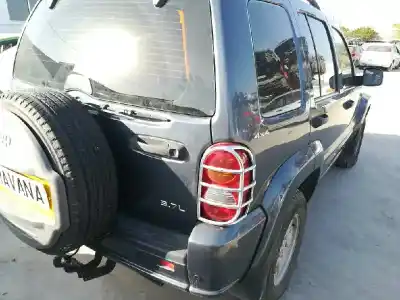 Veículo de Sucata jeep cherokee (kj) 3.7 4x4 do ano 2001 alimentado ekg