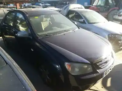 Veículo de Sucata kia cerato 2.0 ex crdi familiar do ano 2004 alimentado d4ea
