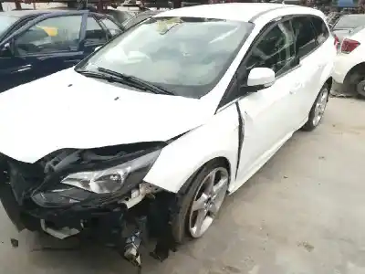 Scrapping Vehicle ford focus turn. (cb8) titanium of the year 2001 powered tyda