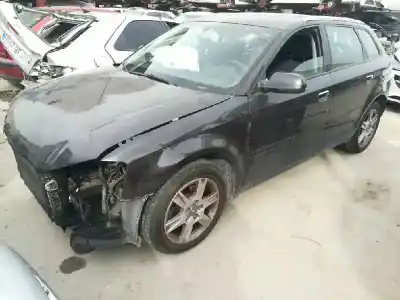 Veículo de Sucata AUDI A3 (8P) 1.6 TDI Ambiente do ano 2011 alimentado CAY