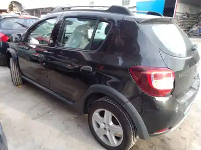 Sloopvoertuig dacia sandero essential van het jaar 2015 aangedreven h4ba4