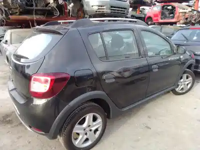 Sloopvoertuig dacia sandero essential van het jaar 2015 aangedreven h4ba4