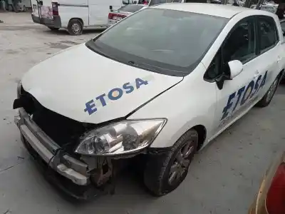 Vehicul casat toyota auris luna+ al anului 2011 alimentat 1ndtv