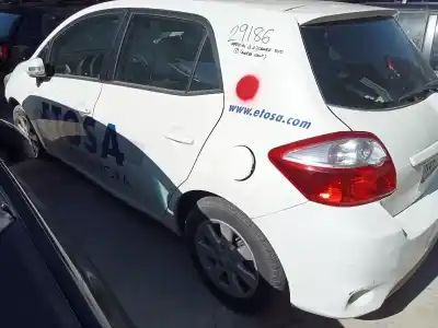 Vehicul casat toyota auris luna+ al anului 2011 alimentat 1ndtv