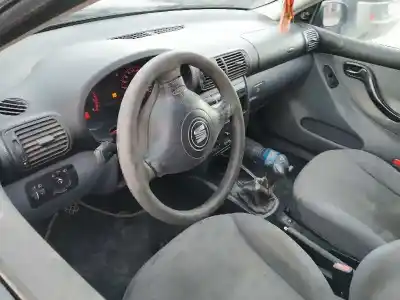 Vehicul casat seat leon (1m1) signo al anului 2000 alimentat akl