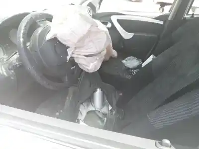 Sloopvoertuig dacia sandero básico van het jaar 2010 aangedreven d4ff7