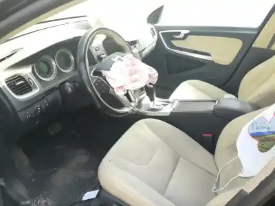 Scrapping Vehicle volvo v60 kombi kinetic of the year 2011 powered d5204t2