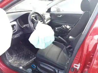 Veículo de Sucata kia stonic (ybcuv) drive do ano 2018 alimentado d4fb