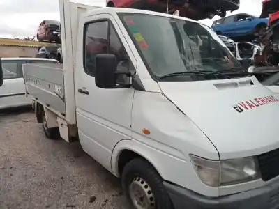 Veicolo di demolizione MERCEDES-BENZ SPRINTER CAJA ABIERTA/DOBLE CAB. (SERIE 901-904) 208 D (901.3/902.311-312) 79 CV / 58 KW dell'anno 1997 alimentato 601943