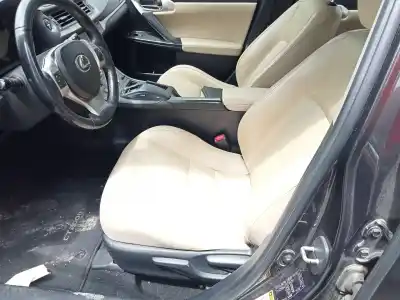 Sloopvoertuig lexus ct 200h van het jaar 2011 aangedreven 2zr