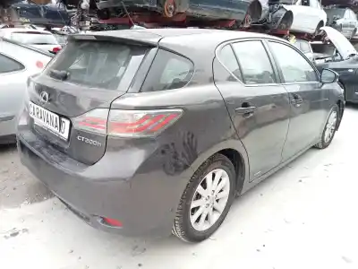 Sloopvoertuig lexus ct 200h van het jaar 2011 aangedreven 2zr