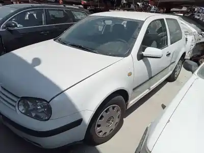 Sloopvoertuig volkswagen golf iv berlina (1j1) 1.4 16v van het jaar 2001 aangedreven 