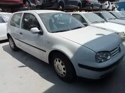 Sloopvoertuig volkswagen golf iv berlina (1j1) 1.4 16v van het jaar 2001 aangedreven 
