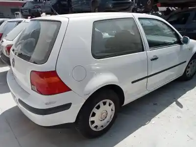 Sloopvoertuig volkswagen golf iv berlina (1j1) 1.4 16v van het jaar 2001 aangedreven 