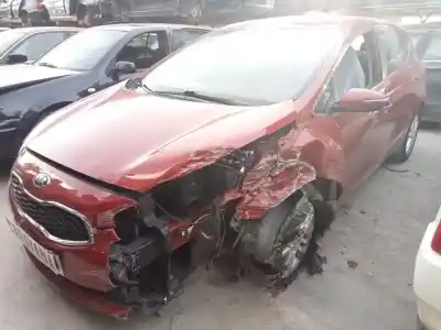 Véhicule à la ferraille KIA CEE´D Business de l'année 2014 alimenté D4FC