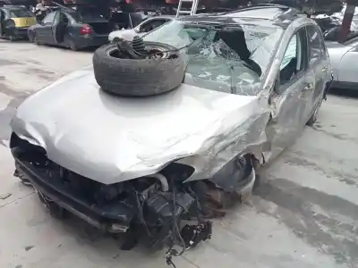 Véhicule à la ferraille VOLKSWAGEN GOLF VII LIM. Advance BlueMotion de l'année 2014 alimenté CRB