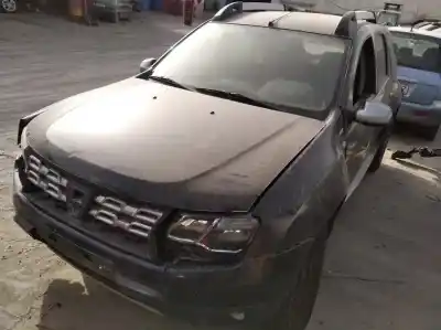 Véhicule à la ferraille dacia duster ambiance 4x2 de l'année 2015 alimenté k9kr8