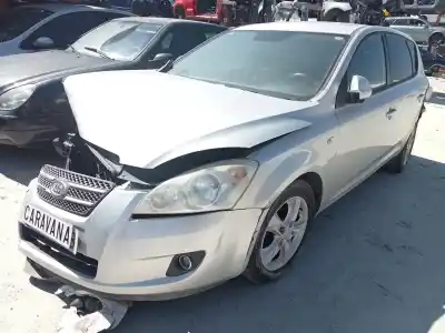 Veicolo di demolizione kia cee'd fastback (ed) 1.6 crdi 115 dell'anno 2007 alimentato d4fb
