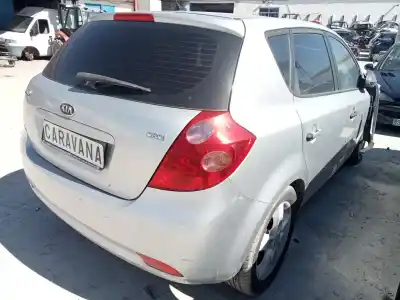 Veicolo di demolizione kia cee'd fastback (ed) 1.6 crdi 115 dell'anno 2007 alimentato d4fb