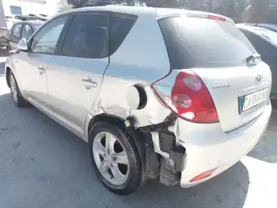 Veicolo di demolizione kia cee'd fastback (ed) 1.6 crdi 115 dell'anno 2007 alimentato d4fb