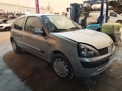 Scrapping Vehicle renault   of the year 2002 powered d7fg7