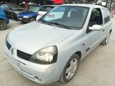 Scrapping Vehicle renault   of the year 2002 powered d4fb7