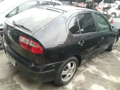 Sloopvoertuig seat leon (1m1) signo van het jaar 2002 aangedreven azd