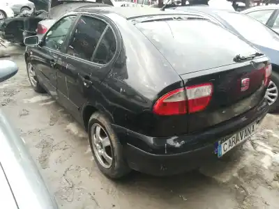 Véhicule à la ferraille SEAT LEON (1M1) Signo de l'année 2002 alimenté AZD