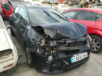 Vehicul casat TOYOTA AURIS Luna+ al anului 2007 alimentat 1ND