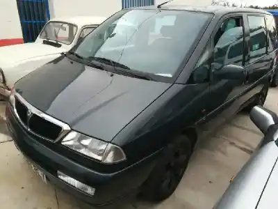 Veículo de Sucata LANCIA ZETA 2.1 TD (5 asientos) 109 CV / 80 KW do ano 2001 alimentado P8C