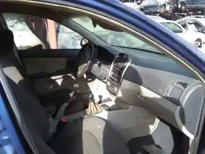 Veículo de Sucata kia cerato 2.0 ex crdi familiar do ano 2006 alimentado d4ea