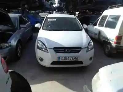 Veicolo di demolizione KIA CEE´D Emotion dell'anno 2001 alimentato D4EAF