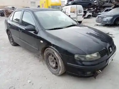 Veículo de Sucata SEAT TOLEDO (1M2) Signo do ano 2003 alimentado ARL