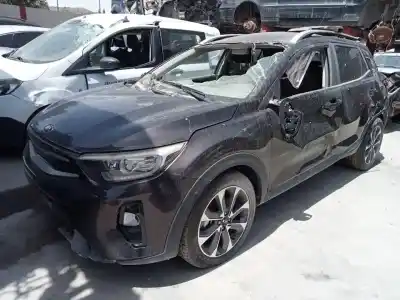 Scrapping Vehicle kia stonic (ybcuv) business of the year 2017 powered d4fb
