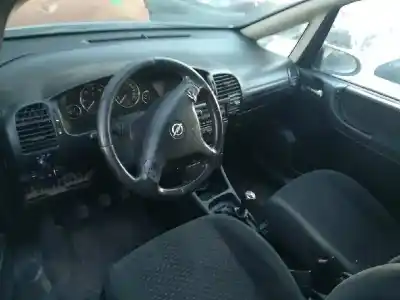 Scrapping Vehicle opel zafira a blue line of the year 2003 powered y20dth