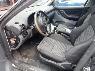 Veículo de Sucata seat leon (1m1) signo do ano 2001 alimentado azd