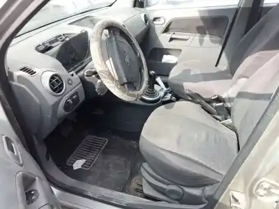 Sloopvoertuig ford fusion (cbk) ambiente van het jaar 2003 aangedreven fxja