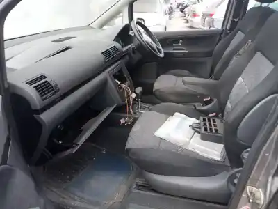 Véhicule à la ferraille seat alhambra (7v9) reference de l'année 2005 alimenté auy