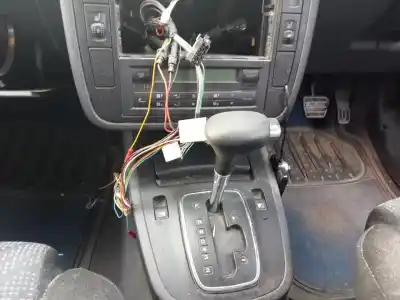 Véhicule à la ferraille seat alhambra (7v9) reference de l'année 2005 alimenté auy