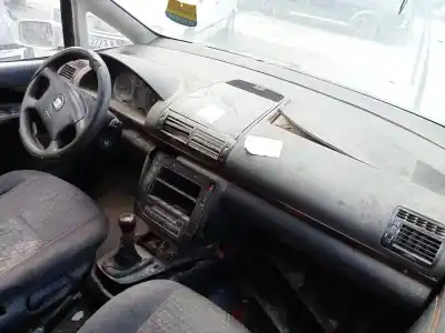 Veicolo di demolizione seat alhambra (7v9) fancy dell'anno 2000 alimentato auy