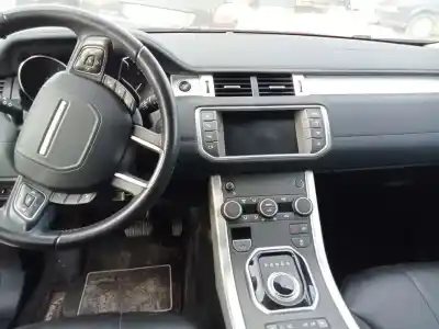 Véhicule à la ferraille land rover evoque se de l'année 2017 alimenté 204dtd